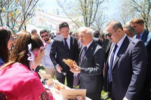 Aksaray Üniversitesi Bahar Şenlikleri coşkuyla başladı